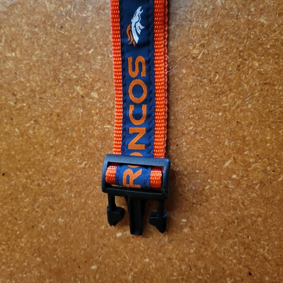 Broncos dog collar - Picture 3 of 4